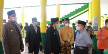 Didampingi Wabup Hairan, Bupati UAS Tinjau Kedatangan Kafilah MTQ
