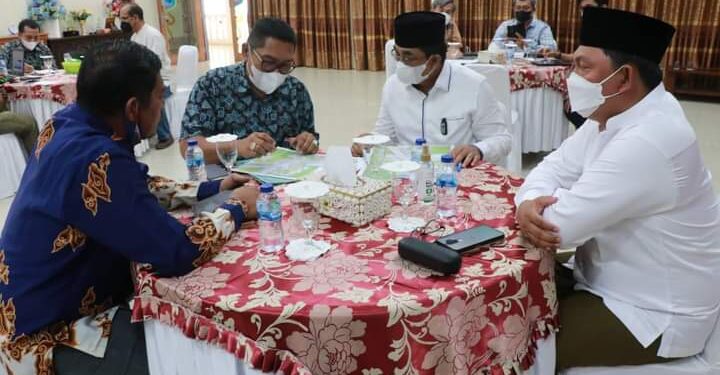 Bupati UAS Pimpin Rapat Tindak Lanjut Terkait Pembangunan Jembatan Sungai Nibung