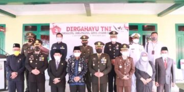 Bupati UAS: Selamat HUT TNI yang ke-76, Bersatu dan Berjuang Insya Allah Kita Bisa