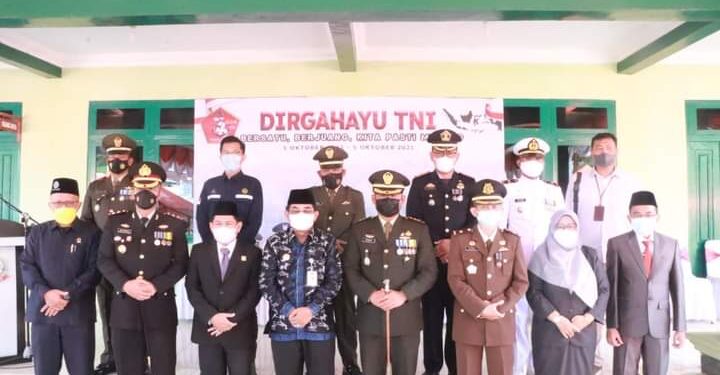 Bupati UAS: Selamat HUT TNI yang ke-76, Bersatu dan Berjuang Insya Allah Kita Bisa