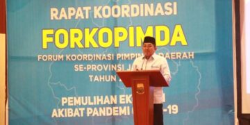 Hadiri Rapat Forkopimda, Bupati UAS Sebut Masyarakat Antusias Ikuti Vaksinasi