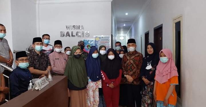 Sambangi Kafilah Kerinci, Bupati Adirozal: Selamat Bertanding Adinda-adinda Semua dan Tetap Semangat