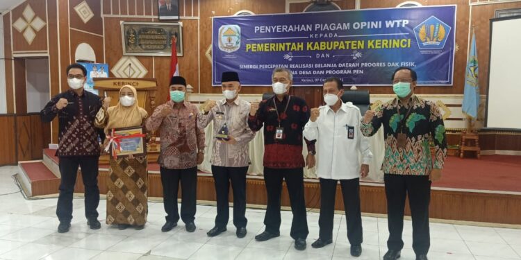 Bupati Kerinci Terima Piagam WTP dari Kemenkeu RI
