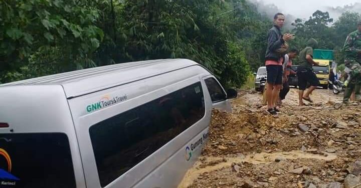 Longsor Kembali Terjadi Dijalan Nasional Kerinci-Merangin