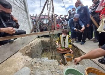 Gubernur Al Haris Lakukan Pemancangan Tiang Pertama Pondok Al-Qur’an Darul Huffadz Al-Hidayah Koto Baru