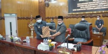 Bupati UAS Sampaikan Nota Pengantar Dua Raperda