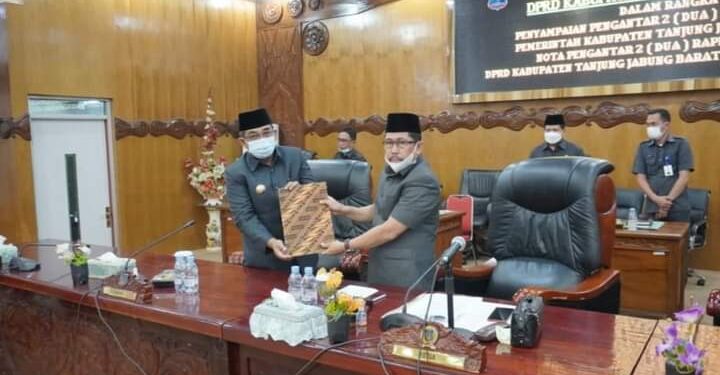 Bupati UAS Sampaikan Nota Pengantar Dua Raperda