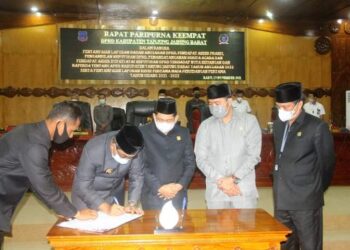 Bupati dan DPRD Tanjab Barat Sepakati Nota Keuangan dan Raperda Tentang APBD Tahun Anggaran 2022