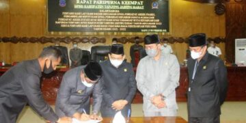 Bupati dan DPRD Tanjab Barat Sepakati Nota Keuangan dan Raperda Tentang APBD Tahun Anggaran 2022