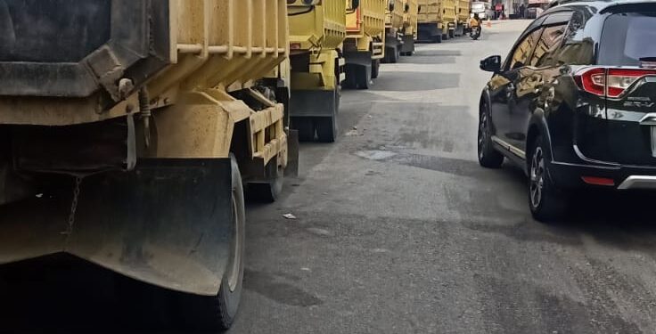 SPBU Pelayang Raya Disinyalir Wajibkan Isi Solar Dex, Supir Truk Mengeluh