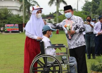 Gubernur Al Haris: Guru adalah Garda Terdepan Pendidik Anak Bangsa