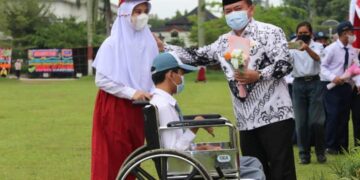 Gubernur Al Haris: Guru adalah Garda Terdepan Pendidik Anak Bangsa