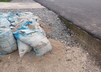 Diduga Kegiatan Dana Desa Teluk Pengkah Tumpang Tindih dengan Kegiatan Proyek APBD-P Dinas PUPR