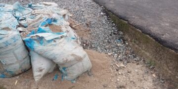 Diduga Kegiatan Dana Desa Teluk Pengkah Tumpang Tindih dengan Kegiatan Proyek APBD-P Dinas PUPR