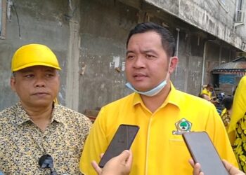 Rayakan HUT ke-57, DPD Partai Golkar Tanjab Barat Silaturahmi Bersama Buruh dan Tukang Becak