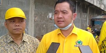 Rayakan HUT ke-57, DPD Partai Golkar Tanjab Barat Silaturahmi Bersama Buruh dan Tukang Becak