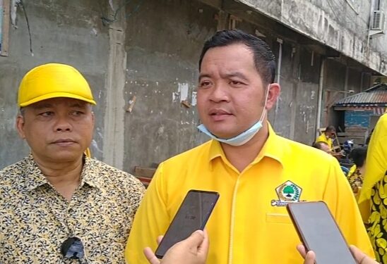 Rayakan HUT ke-57, DPD Partai Golkar Tanjab Barat Silaturahmi Bersama Buruh dan Tukang Becak