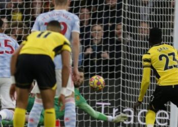Maguire Kartu Merah, Watford Cukur Manchester United 4-1