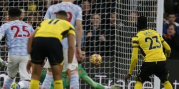Maguire Kartu Merah, Watford Cukur Manchester United 4-1