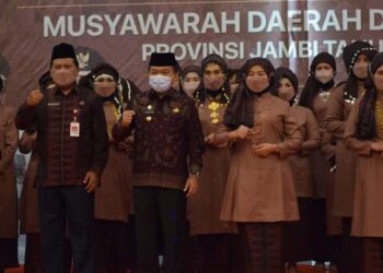 Pelantikan Dekranasda, Gubernur Al Haris Inginkan Setiap Daerah Punya Produk Unggulan