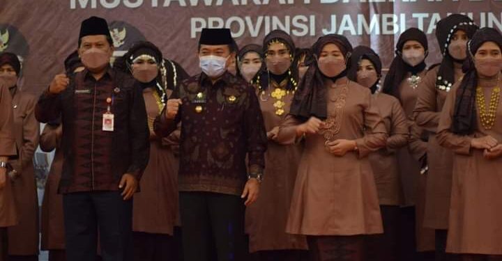 Pelantikan Dekranasda, Gubernur Al Haris Inginkan Setiap Daerah Punya Produk Unggulan