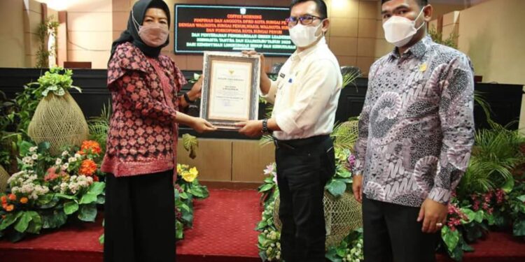 Wako Ahmadi Terima Penghargaan Nirwasita Tantra dari Kementerian LHK