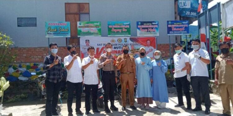 Desa Tanjung Karang, Kecamatan Tanah Kampung Gelar Vaksinasi Massal