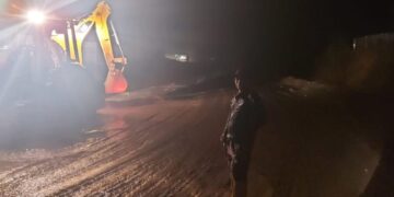 Bidang Tanggap Darurat Dinas PUPR Kerinci Cepat dan Sigap, Tanggapi Jalan Nasional Tertimbun Longsor