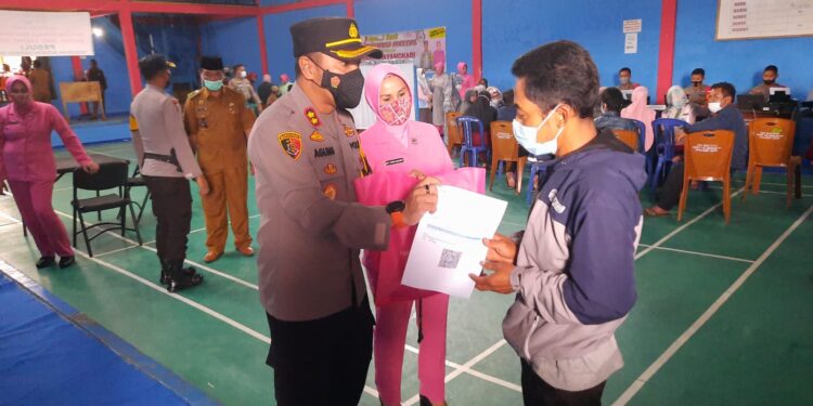 Bersama Polres Kerinci, Bhayangkari Cabang Kerinci Gelar Vaksinasi Massal