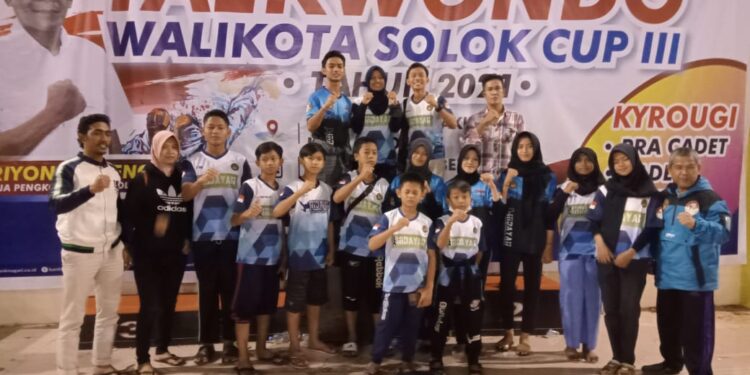 Membanggakan, Atlet Taekwondo Tanjabbar Borong Medali di Kejuaraan Walikota Solok