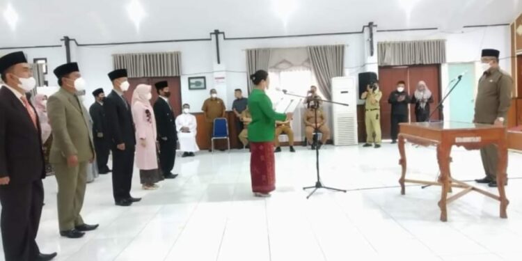 Sekda Zainal Lantik 19 Pejabat Diskominfo dan Dispusip Kerinci, Ini Nama-namanya