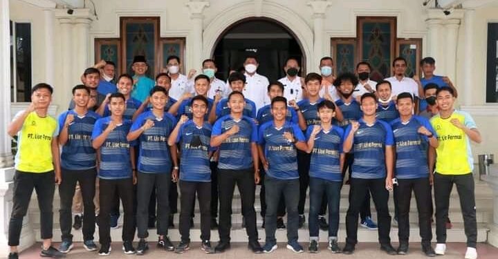 Wabup Hairan Lepas Tim Sepak Bola Tanjab Barat