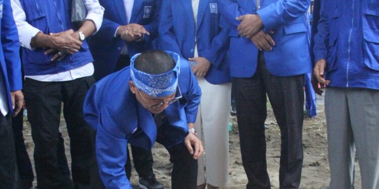 Waketum DPP PAN Letakkan Batu Pertama Pembangunan Kantor PAN Tanjab Barat