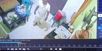 Aksi Pencurian di Muara Papalik Terekam CCTV
