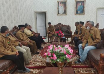 Audiensi Bersama Bupati, PBSI Tanjab Barat Sampaikan Program Kerja dan Pelantikan