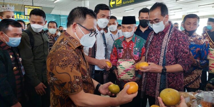 Adirozal Promosikan Produk Unggulan Kerinci di Hadapan 3 Menteri