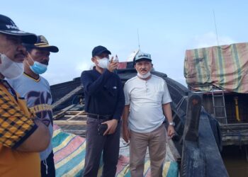 Jembatan Wfc Ditabrak Kapal, Sekda Tanjab Barat Turun Langsung Lakukan Pengecekan