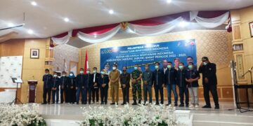 Hadiri Pelantikan PWI Tanjab Barat, Wabup Hairan: Patuhi Kode Etik dan Jaga Profesional
