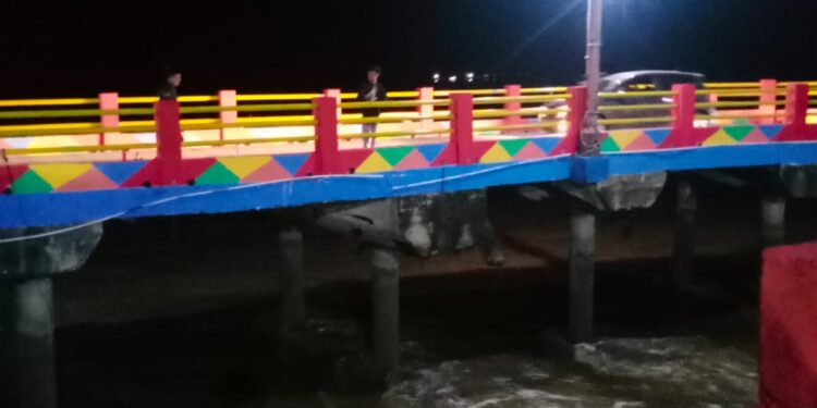 Akibat Ditabrak Kapal Muatan Kelapa, Anggaran Tiang Pancang Jembatan Wfc Disorot