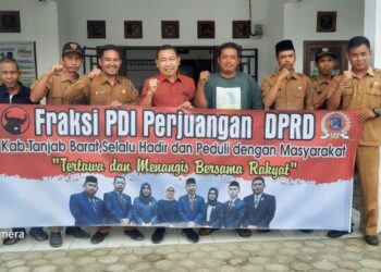 Fraksi PDI Perjuangan Tanjab Barat Berikan Bantuan Korban Kebakaran di Batangasam
