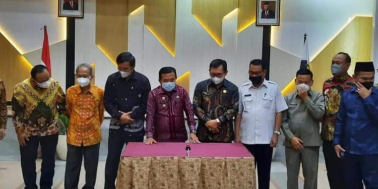 Wako Ahmadi Hadiri Penandatangan Kerjasama Antara Badan Geologi & UNJA