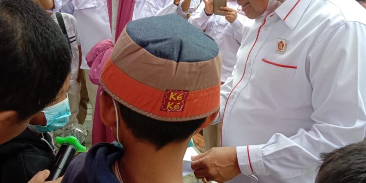 Afrizal Ikut Bagikan Santunan Anak Yatim Piatu pada Peringatan HUT Gerindra Ke-14