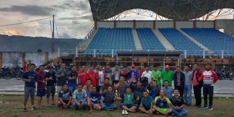 Laga Persahabatan PS Persikota Old Star Tantang PS Pers-LSM Kerinci-Sungai