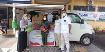 Bulog Kuala Tungkal Adakan Pasar Murah Minyak Goreng, Beras dan Gula