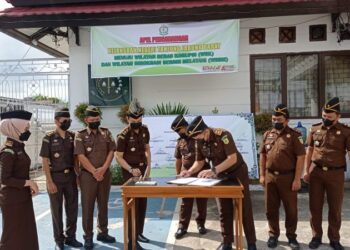 Menuju WBK dan WBBM, Semua Pegawai Kejari Tanjabbarat Tanda Tangani Pakta Integritas