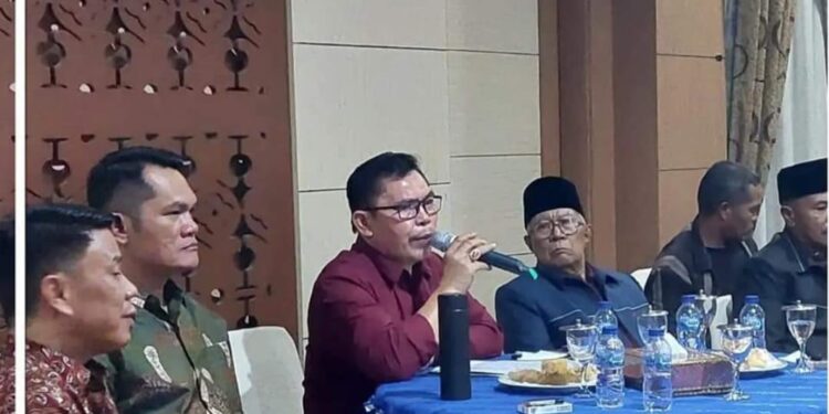 Penuh Keakraban, Wako Ahmadi – Wawako Antos Gelar Dialog Dengan Tomas Kumun Debai