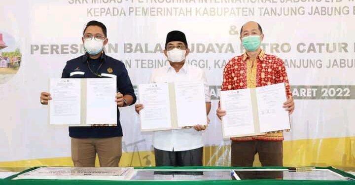 Serah Terima Tanggung Jawab Sosial, Bupati UAS: Pentingnya Membangun Rasa Cinta Tanjabbarat