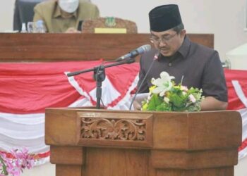 Rapat Paripurna Pertama DPRD, Bupati UAS Sampaikan Nota Pengantar 3 Raperda