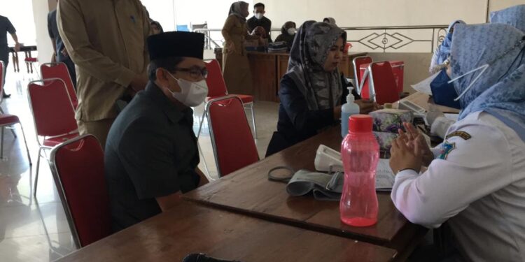 DPRD Tanjab Barat Gelar Vaksinasi Booster, H. Abdullah: Ikhtiar Melawan Covid-19