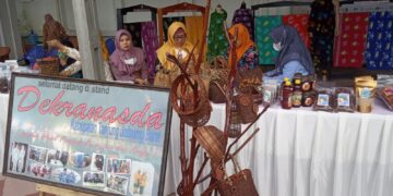 Dekranasda Tanjab Barat Tampilkan Produk Unggulan